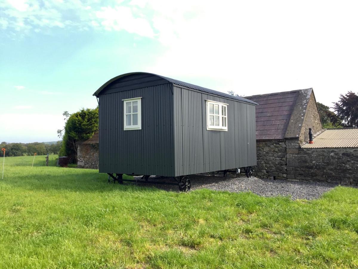 Sheelin Huts Blue, Hot-Tub Available From 1St April Until 1St November Villa Кейвън Екстериор снимка